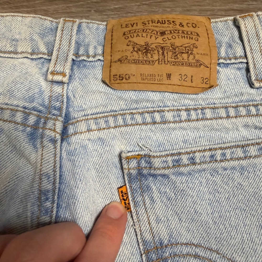 Vintage Levis 550 Orange Tab Light Wash Denim Cut Off Shorts Mens 32 Relaxed Fit - Picture 2 of 4
